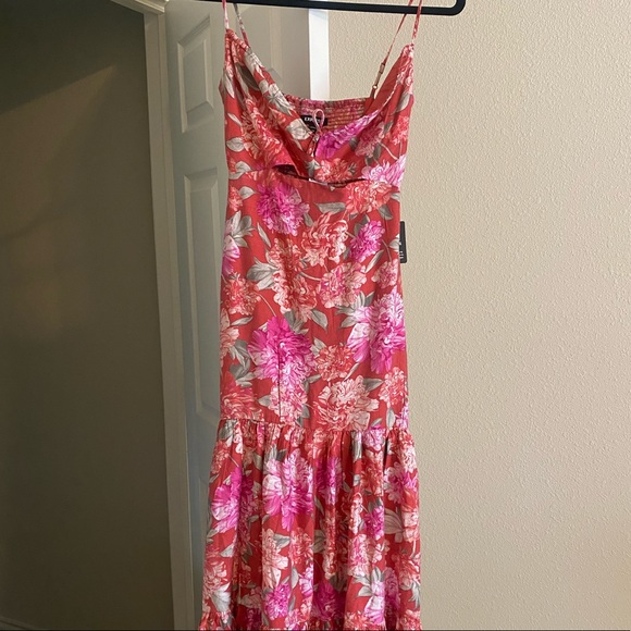 Express floral front tie maxi dress - Picture 3 of 8